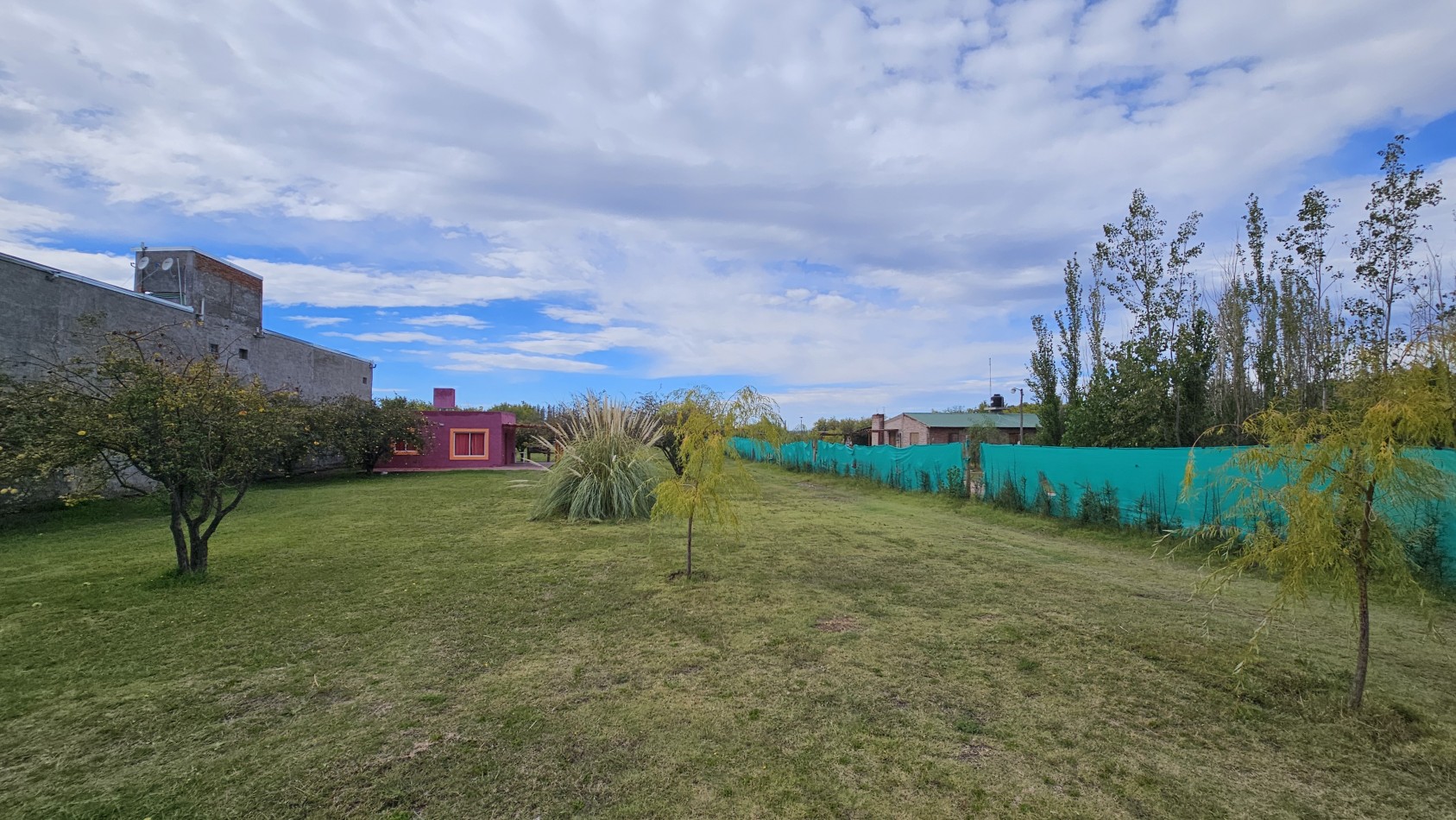 Vendo complejo trabajando de Casa + 3 cabañas en 2.48 hectareas. Rama Caida. San Rafael
