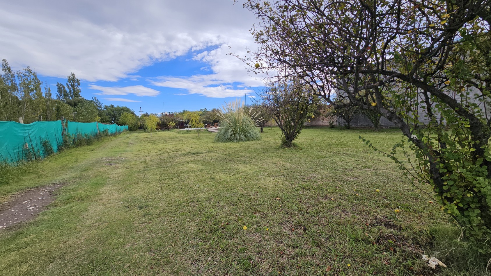 Vendo complejo trabajando de Casa + 3 cabañas en 2.48 hectareas. Rama Caida. San Rafael