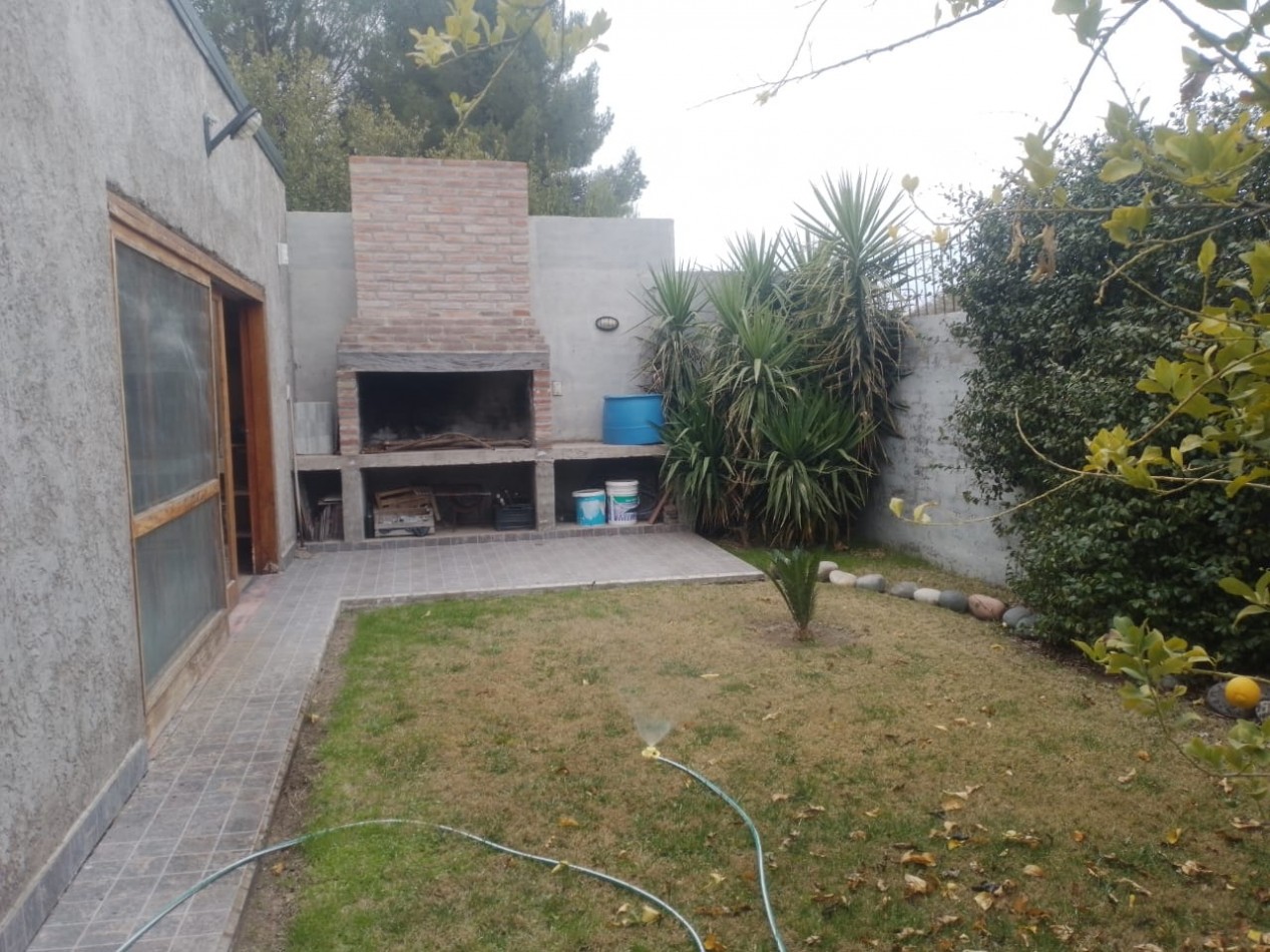 ¡Hermosa Casa 1° Nivel en Venta en la Zona Parque de San Rafael!