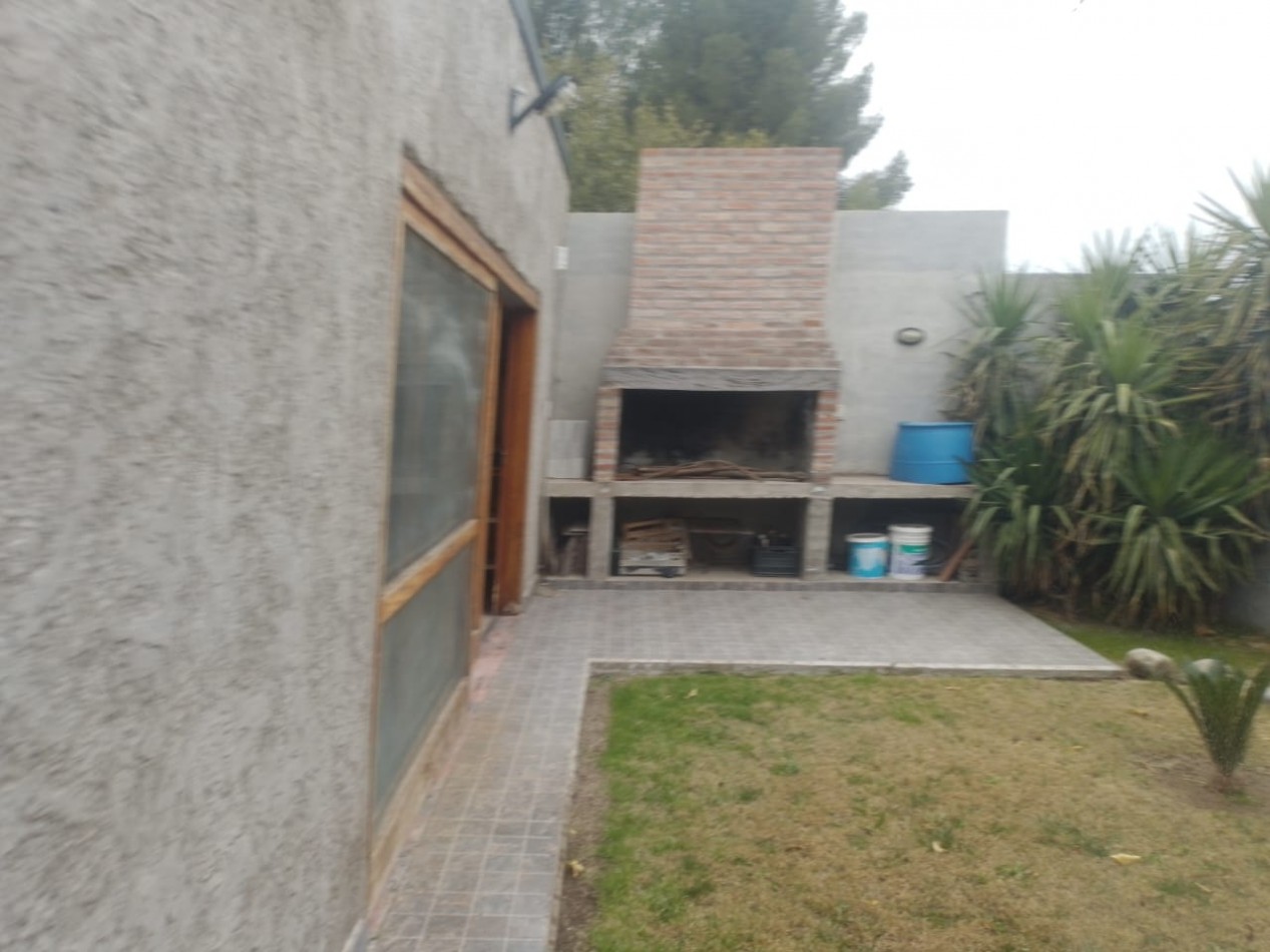 ¡Hermosa Casa 1° Nivel en Venta en la Zona Parque de San Rafael!