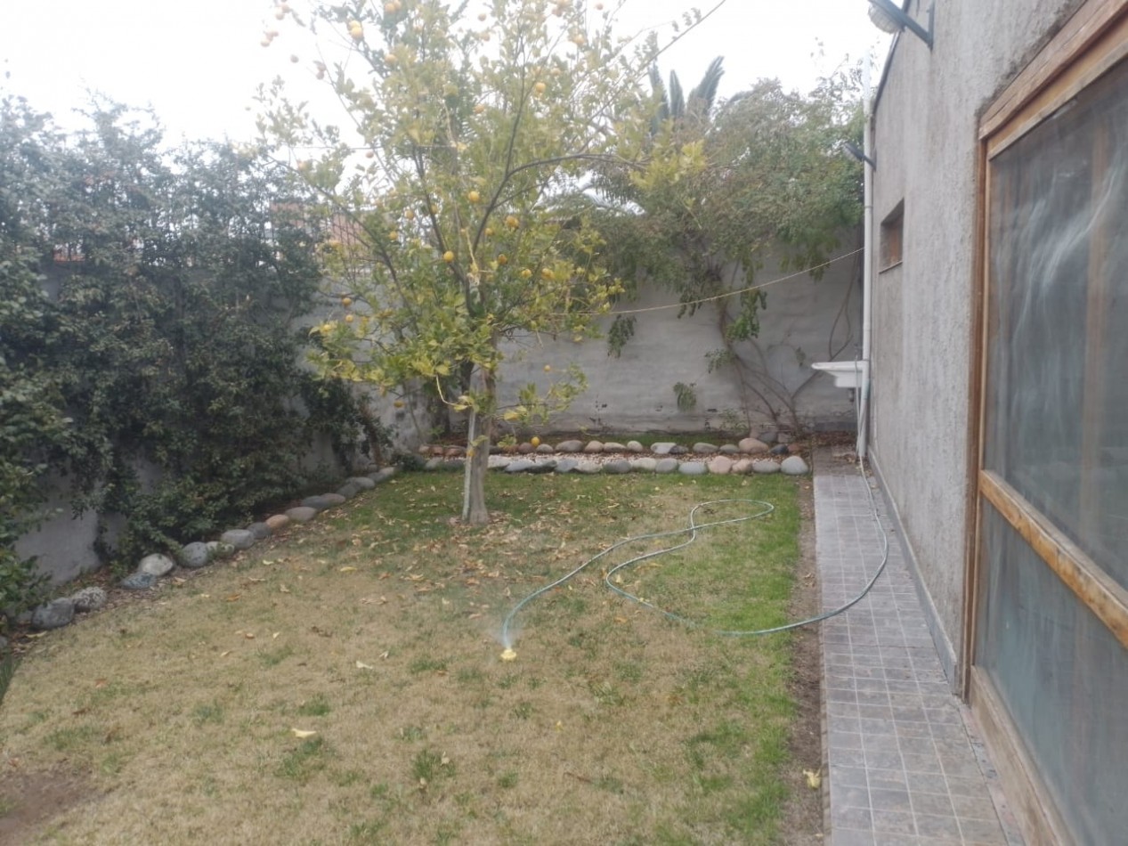 ¡Hermosa Casa 1° Nivel en Venta en la Zona Parque de San Rafael!