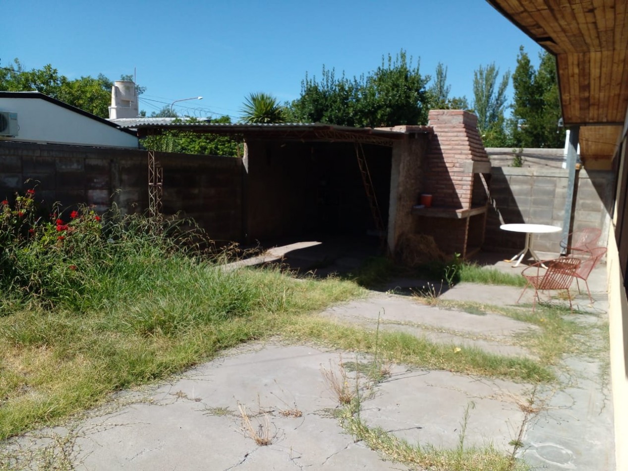 Vendo Casa 4 dormitorios y 2 baños, en B° Unimev, San Rafael, Mendoza Apta credito