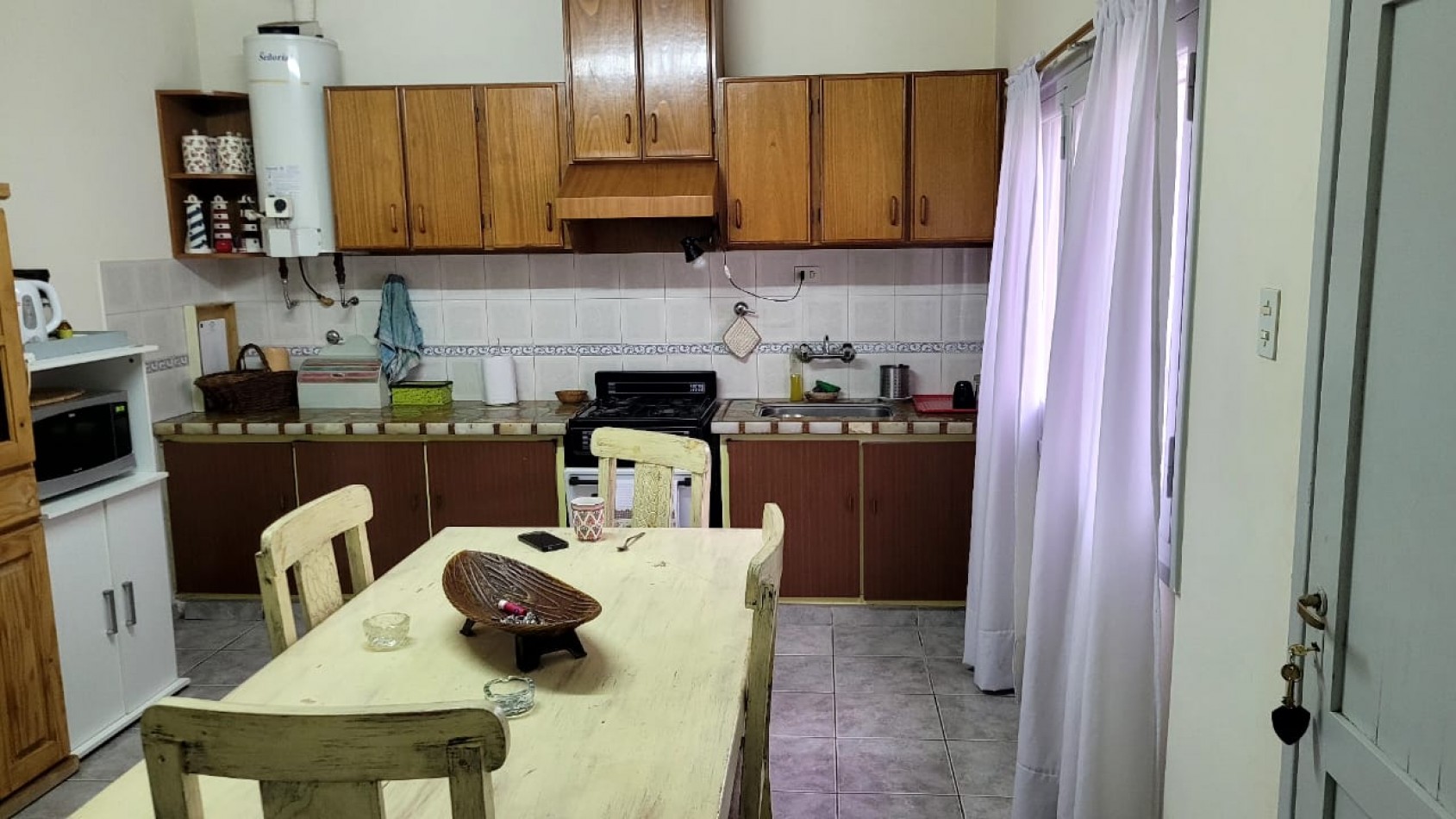 Vendo Casa Amplia de 3 dormitorios Zona Parque Yrigoyen. San Rafael.