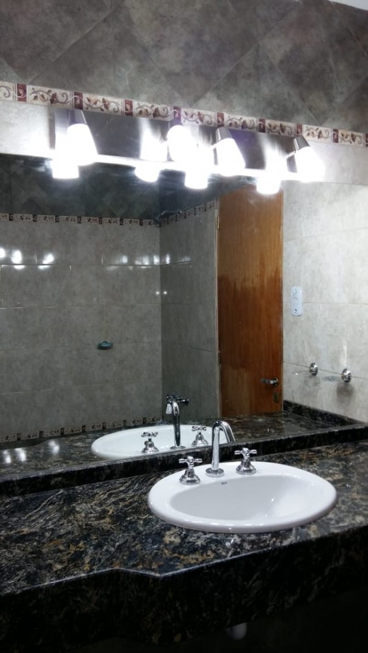 Casa en Venta - Amplia y con Excelente Ubicacion sobre Av. Balloffet. San Rafael