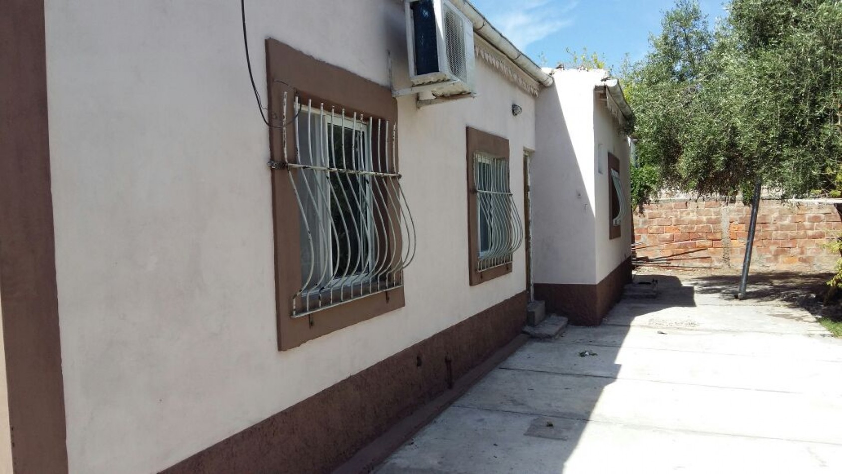 Casa en Venta - Amplia y con Excelente Ubicacion sobre Av. Balloffet. San Rafael