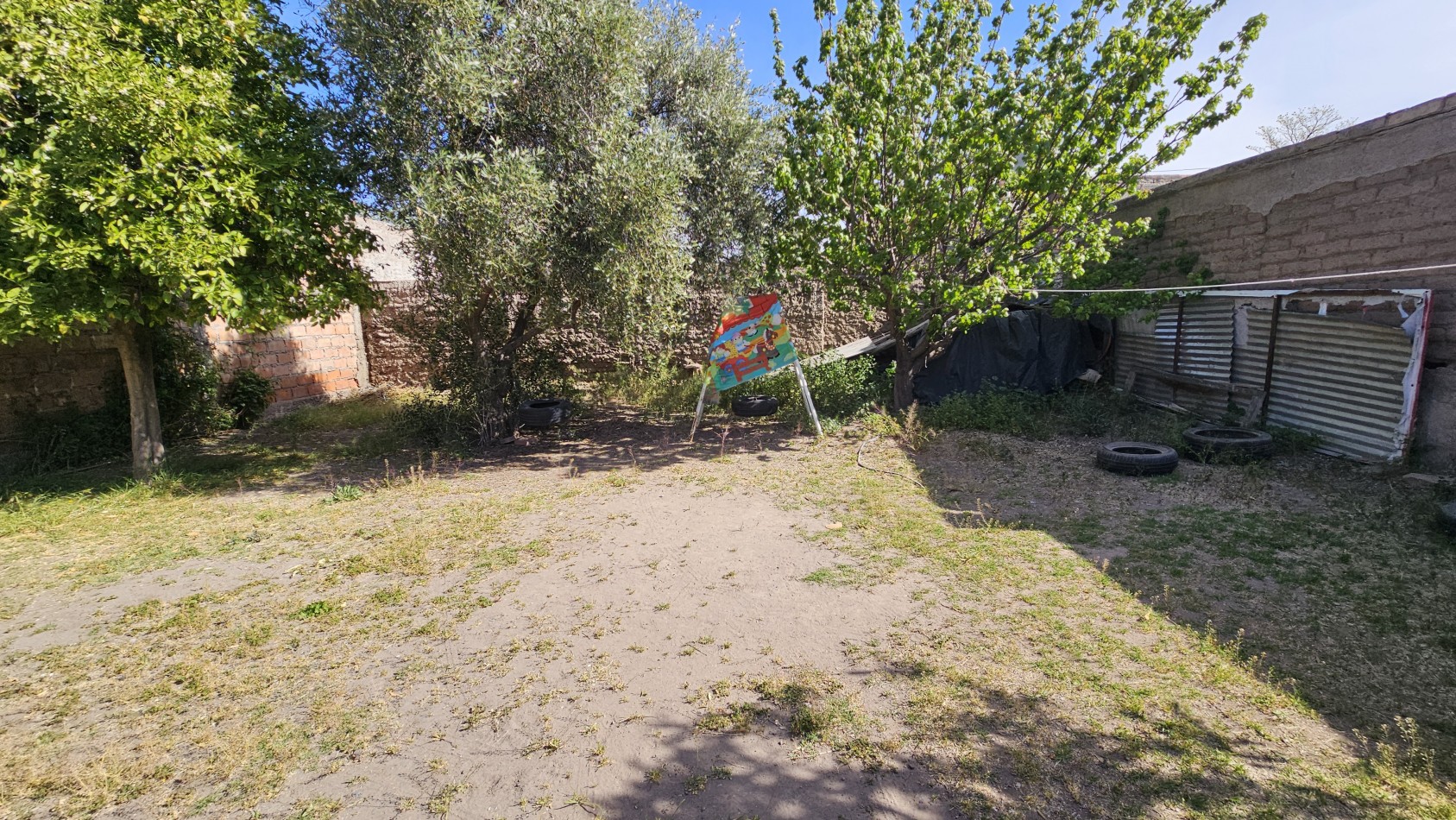 Venta de Casa en Av Urquiza, Ideal para Inversion - 319 m² de Terreno, San Rafael