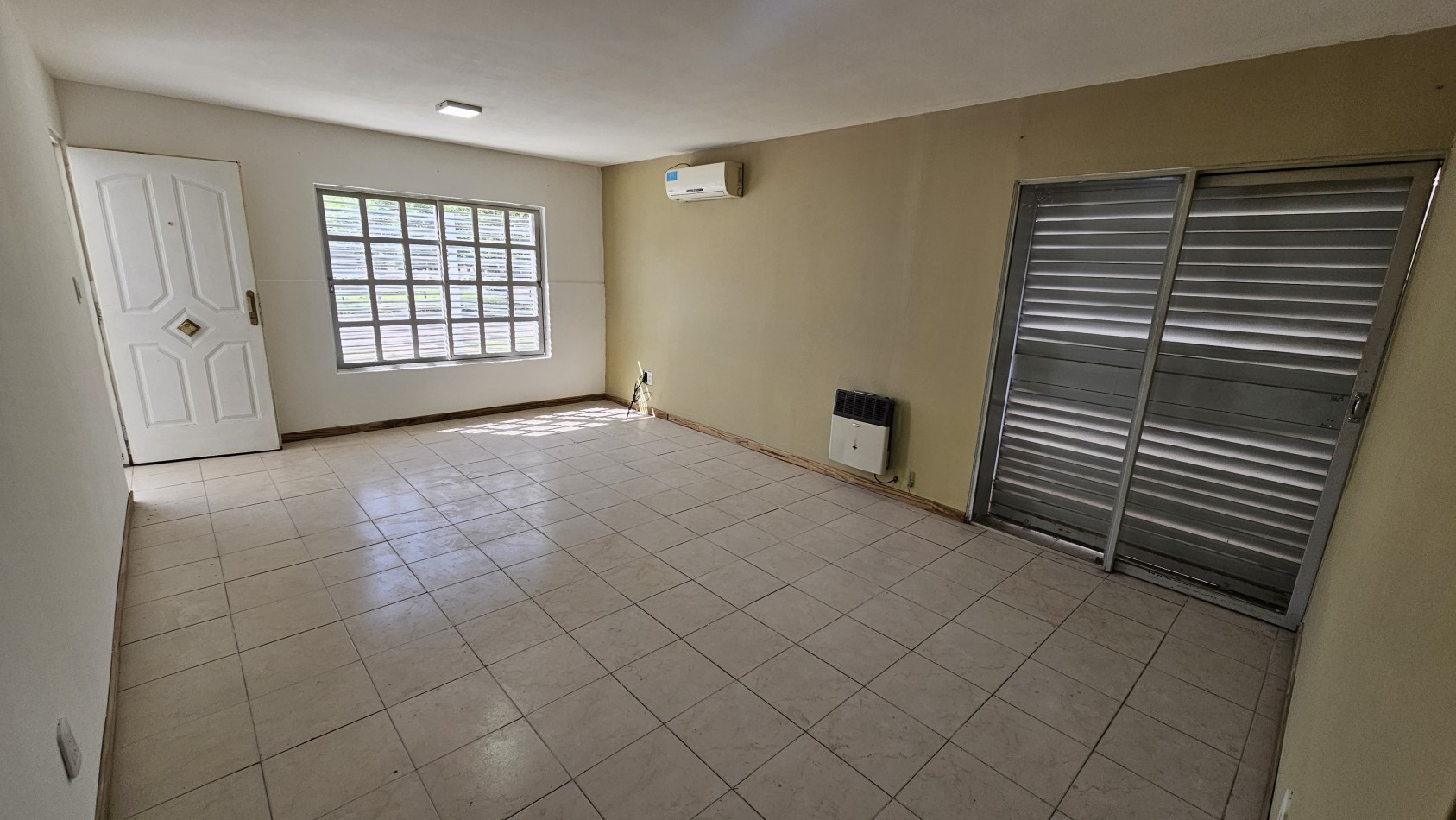 ¡Casa en Venta Apta Credito en San Rafael! 3 Dormitorios, Cochera, Churrasquera y Todos los Servicios