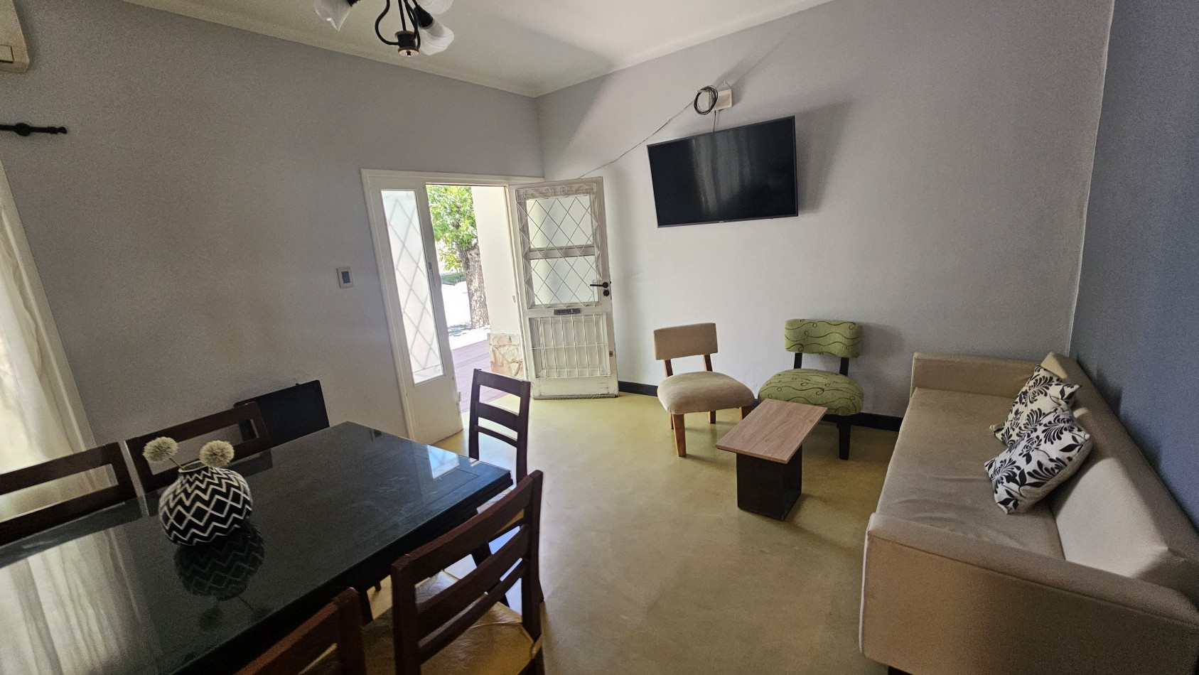 Casa en Venta Apta Credito en Zona Centrica de San Rafael - 3 Dormitorios con Patio y Churrasquera