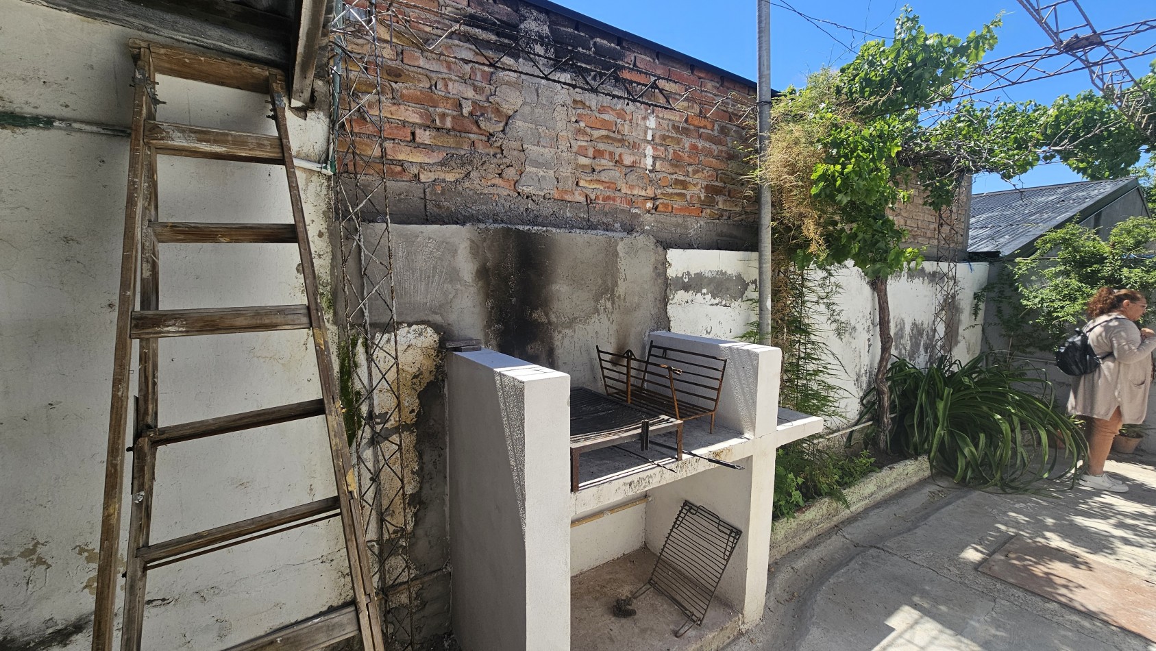 Casa en Venta Apta Credito en Zona Centrica de San Rafael - 3 Dormitorios con Patio y Churrasquera