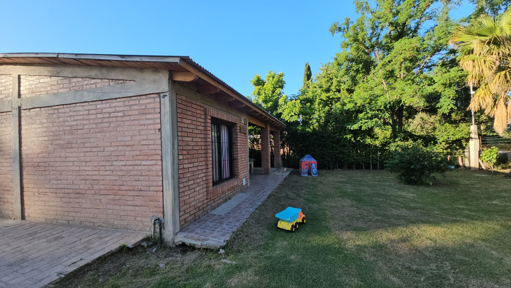 Vendo Casa Amplia con Pileta en Rama Caida - Excelente Ubicacion. San Rafael. Escritura.