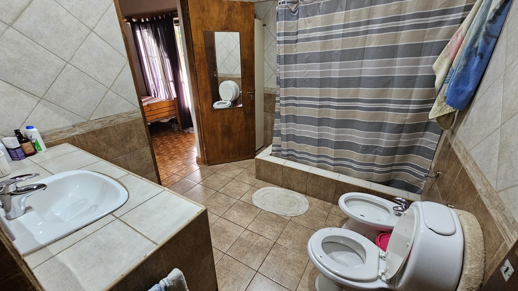 Vendo Casa Amplia con Pileta en Rama Caida - Excelente Ubicacion. San Rafael. Escritura.