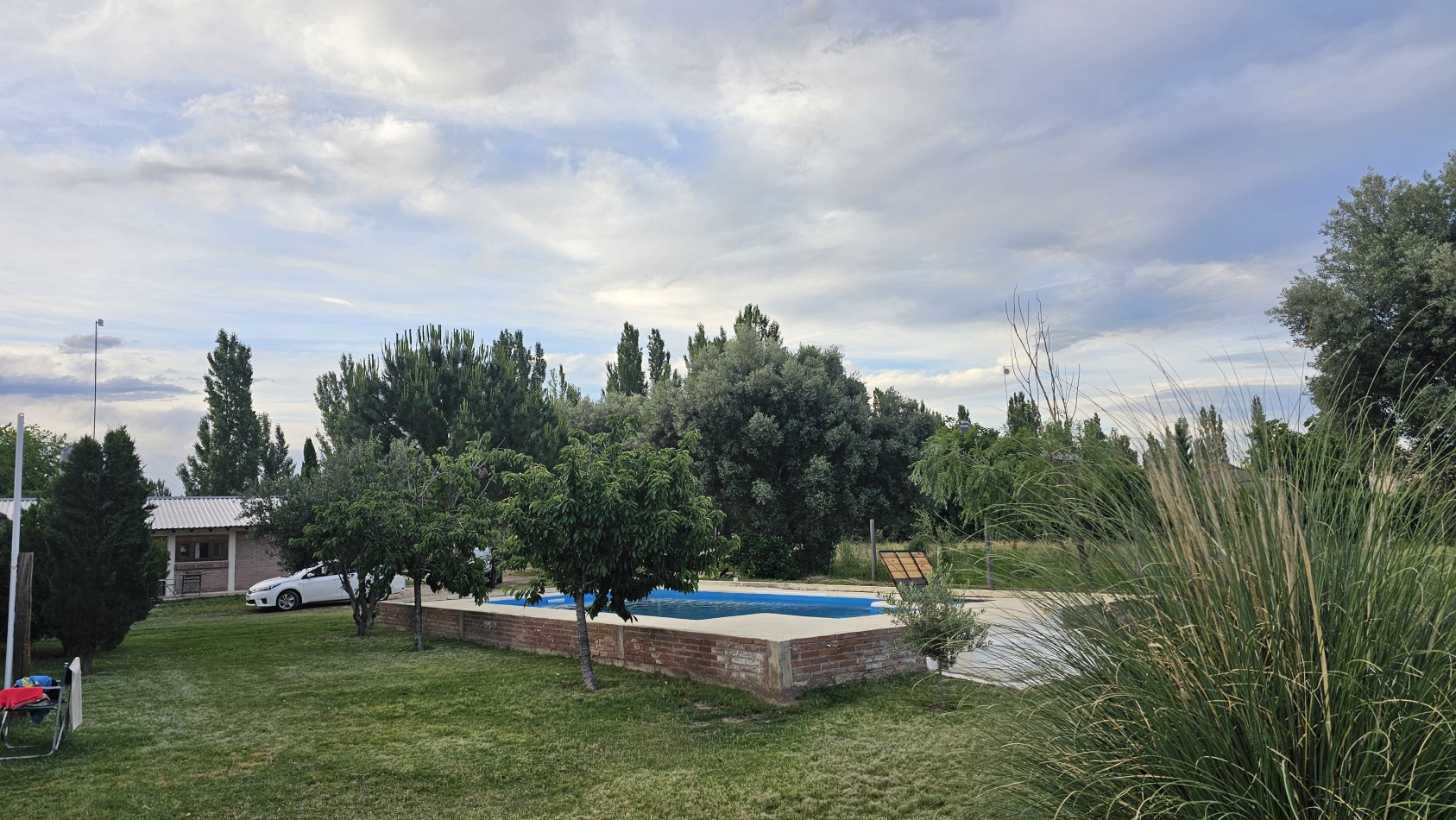 Vendo Casa Amplia con pileta y depto con 7200 m² parquizados en Cuadro Benegas San Rafael
