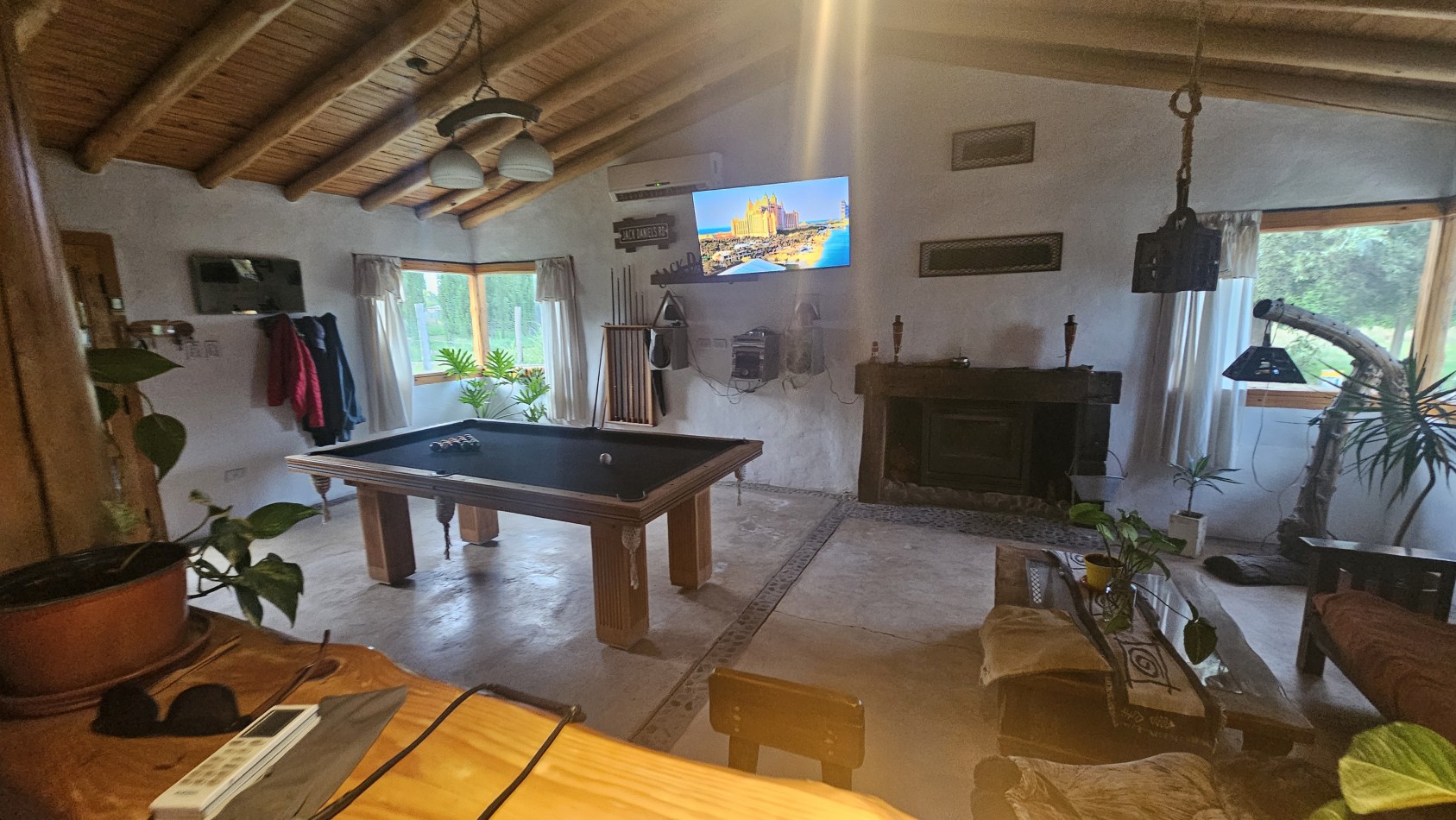 Vendo Casa Amplia con pileta y depto con 7200 m² parquizados en Cuadro Benegas San Rafael