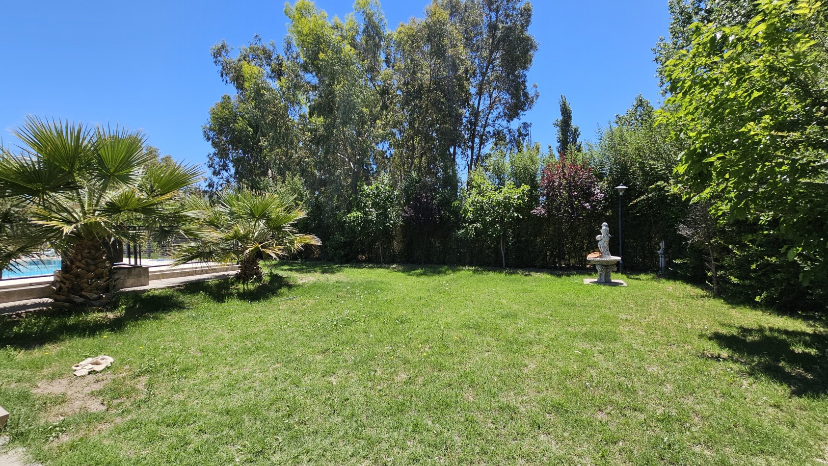 VENDO CASA QUINTA ¿Estas buscando una propiedad amplia, moderna y lista para disfrutar? Te presentamos esta increible oportunidad en el Barrio Cerrado, diseñada para tu comodidad y tranquilidad. Rama Caida Zona Cubilos San Rafael