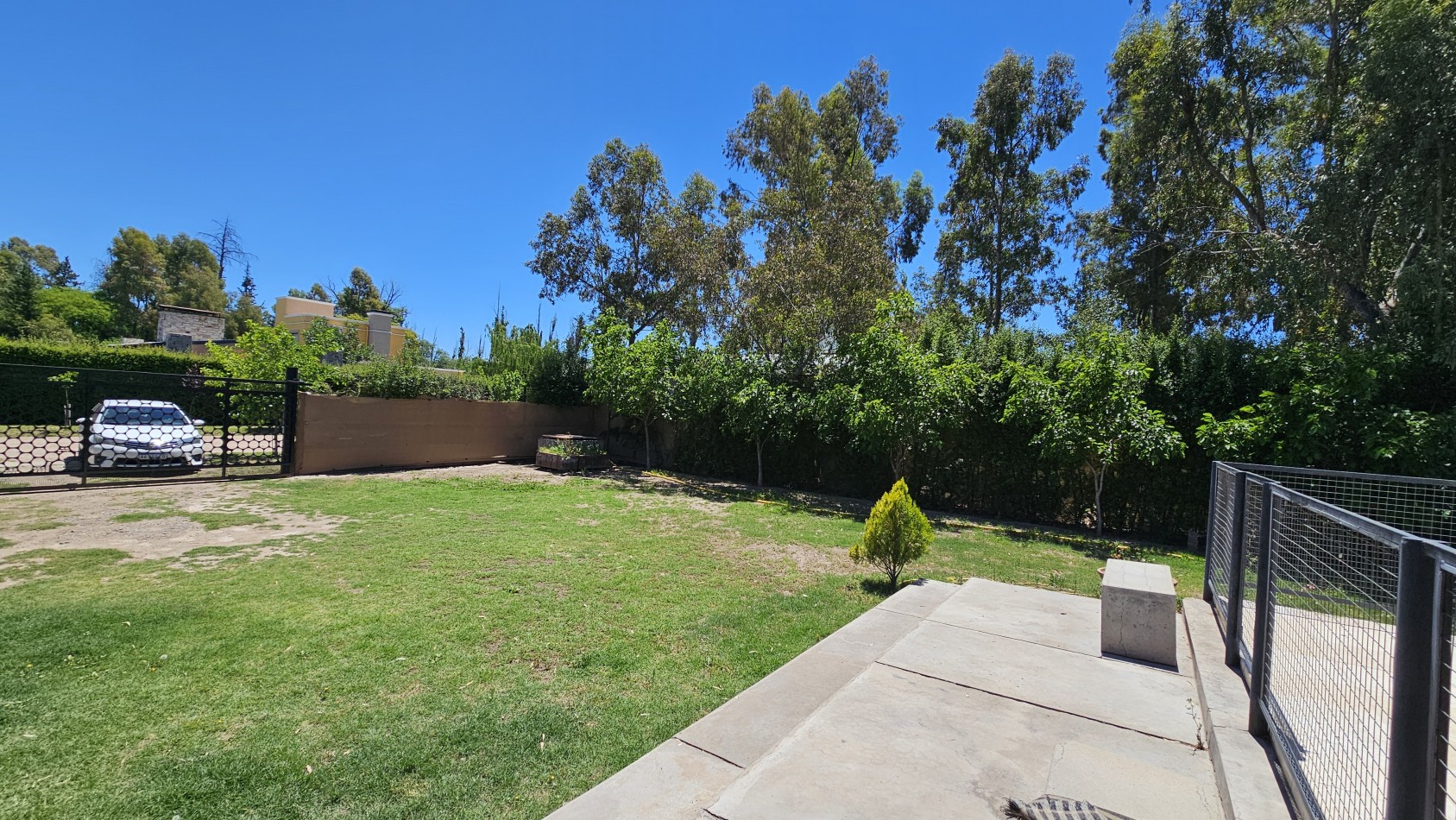VENDO CASA QUINTA ¿Estas buscando una propiedad amplia, moderna y lista para disfrutar? Te presentamos esta increible oportunidad en el Barrio Cerrado, diseñada para tu comodidad y tranquilidad. Rama Caida Zona Cubilos San Rafael