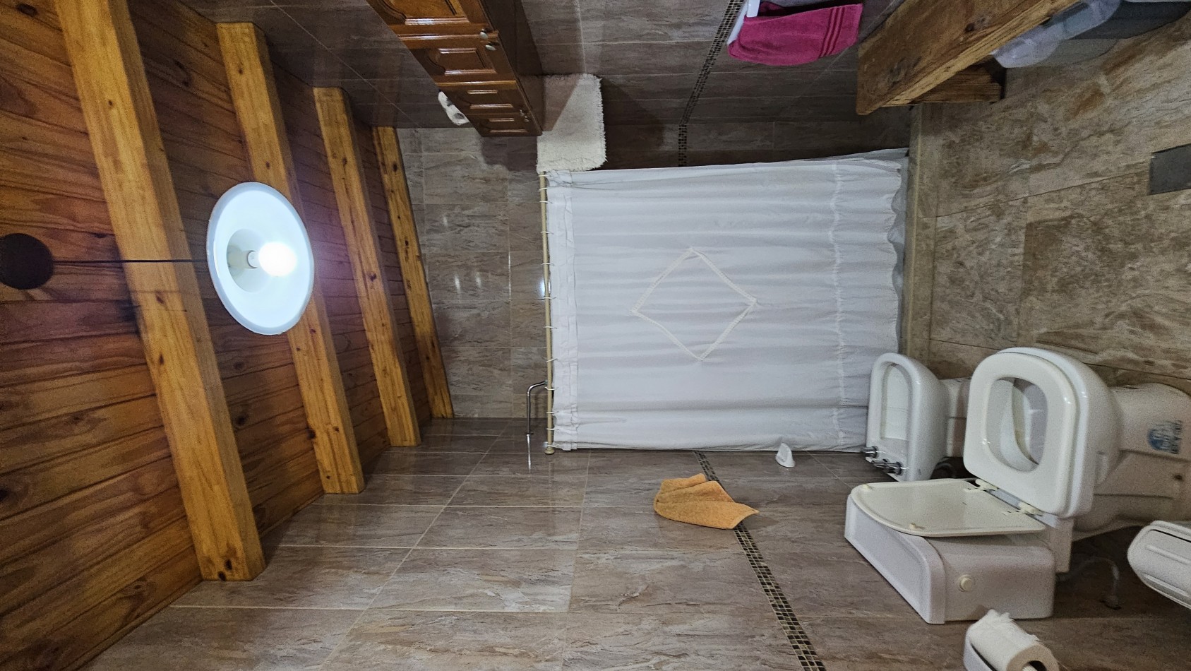 VENDO CASA QUINTA ¿Estas buscando una propiedad amplia, moderna y lista para disfrutar? Te presentamos esta increible oportunidad en el Barrio Cerrado, diseñada para tu comodidad y tranquilidad. Rama Caida Zona Cubilos San Rafael