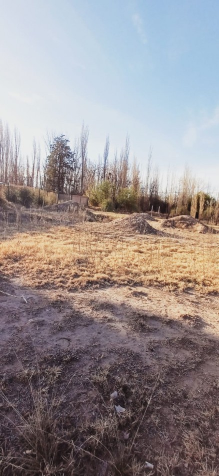 VENDO Casa a Terminar con 1963 m² de terreno. Zona 25 de Mayo. Vista a la la montaña. San Rafaely