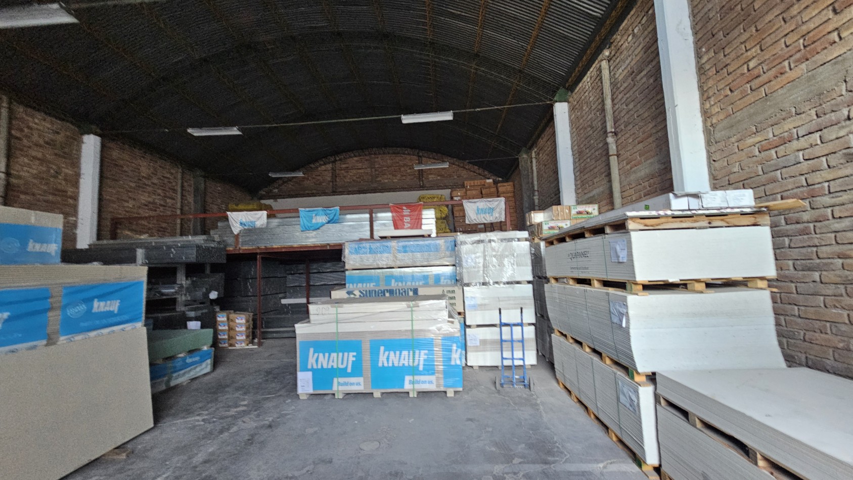 Vendo Local comercial sobre Avenida Mitre en San Rafael
