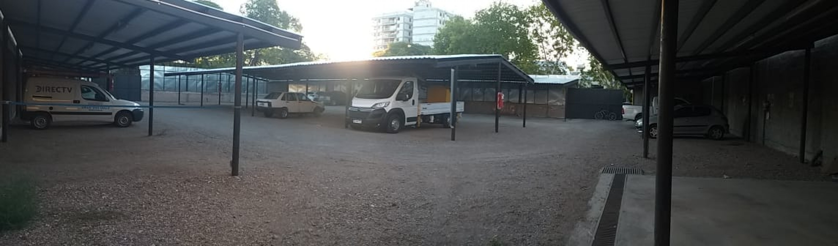 Vendo estacionamiento centrico 1218 m² en esquina.de Avenida. San Rafael