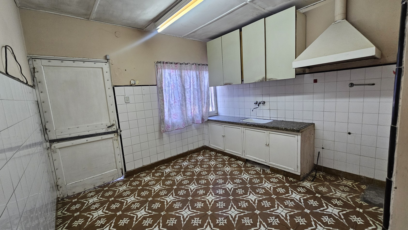 ¡Oportunidad unica! Casa amplia con gran terreno y excelente ubicacion. APTA Credito. San Rafael