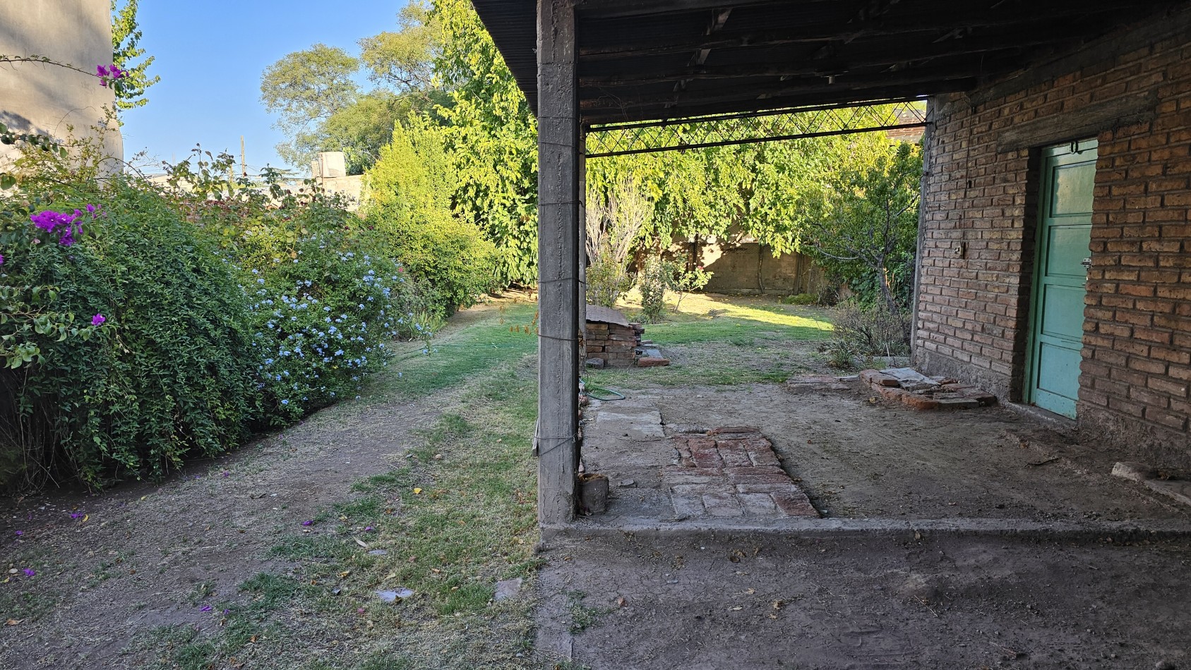 ¡Oportunidad unica! Casa amplia con gran terreno y excelente ubicacion. APTA Credito. San Rafael