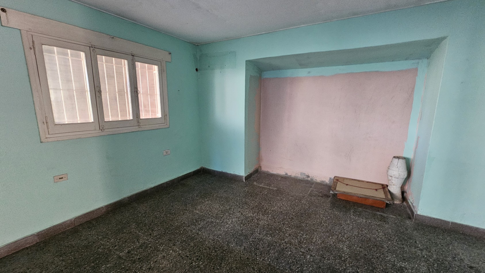 ¡Oportunidad unica! Casa amplia con gran terreno y excelente ubicacion. APTA Credito. San Rafael