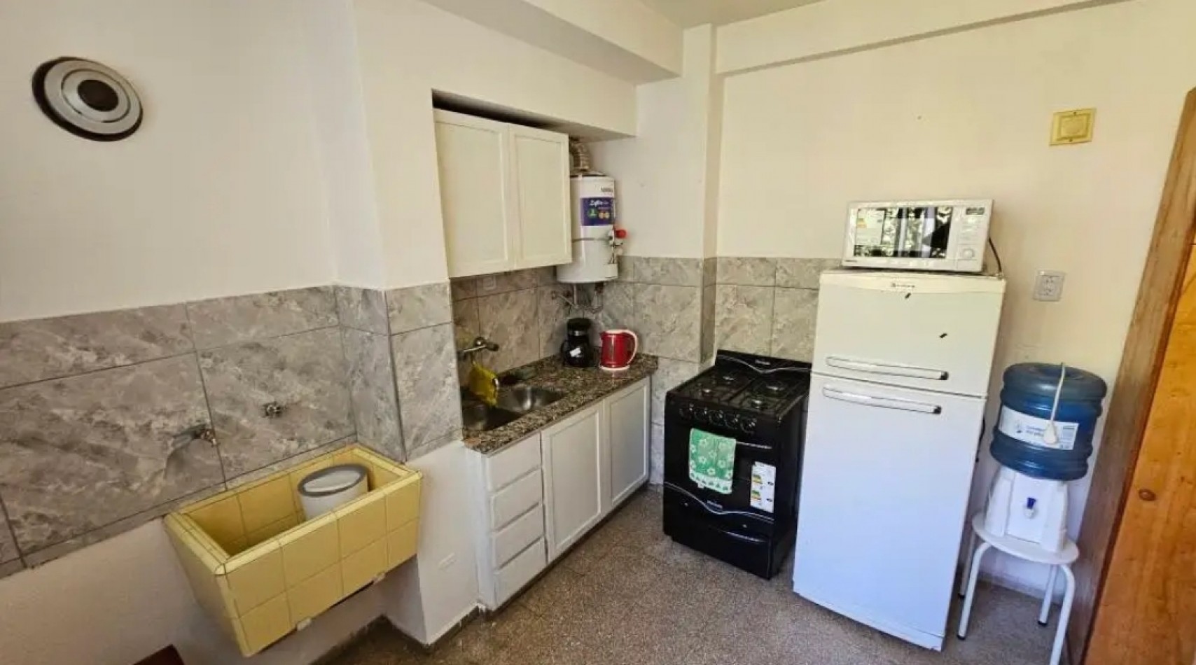 Vendo Departamento de 2 dormitorios y cochera San Rafael