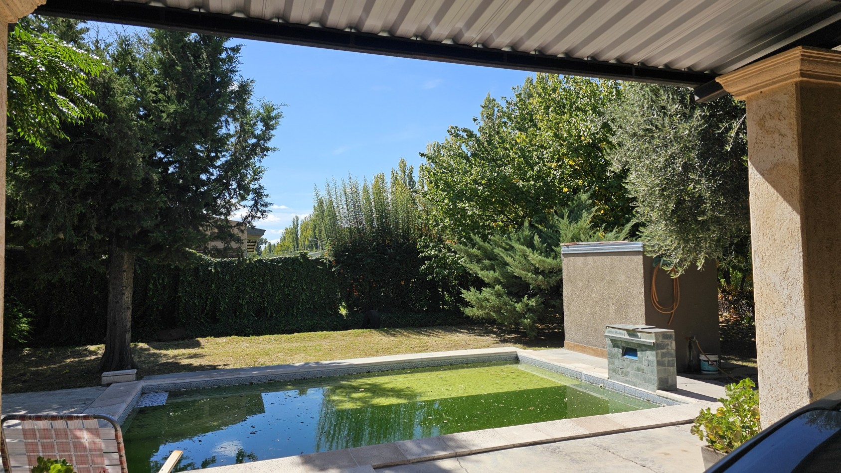 Vendo propiedad tipo casa quinta tipo colonial parque de 3000 m² cercana a San Rafael.