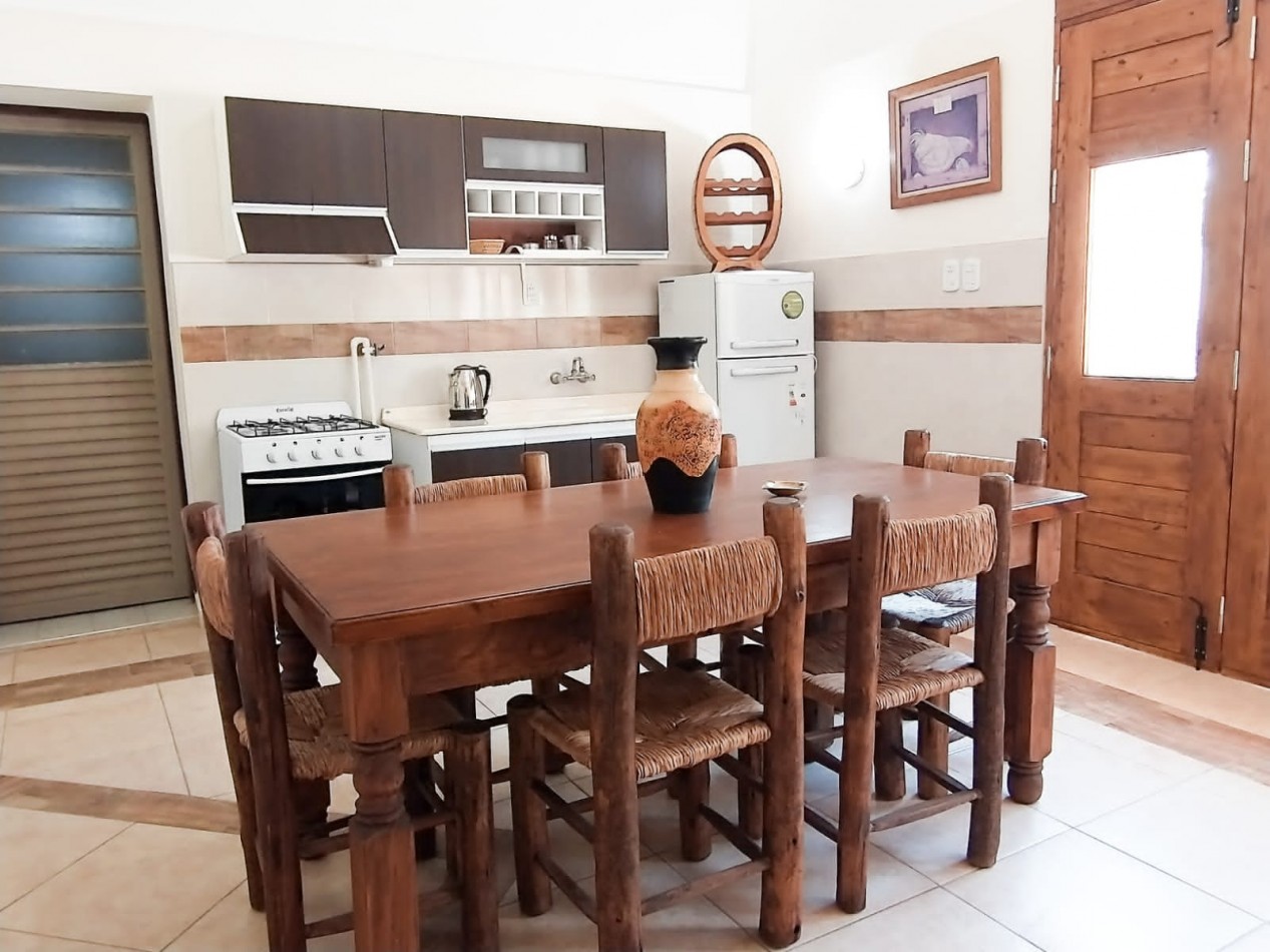 Vendo propiedad tipo casa quinta tipo colonial parque de 3000 m² cercana a San Rafael.