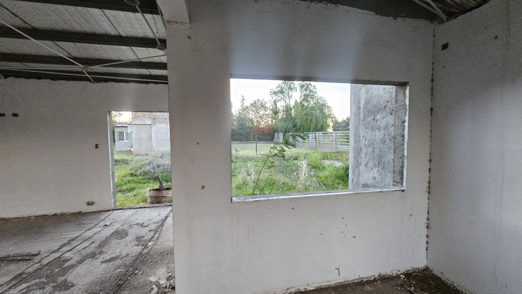 Vendo Casa a terminar zona Cerrito a 3 km de San Rafael.