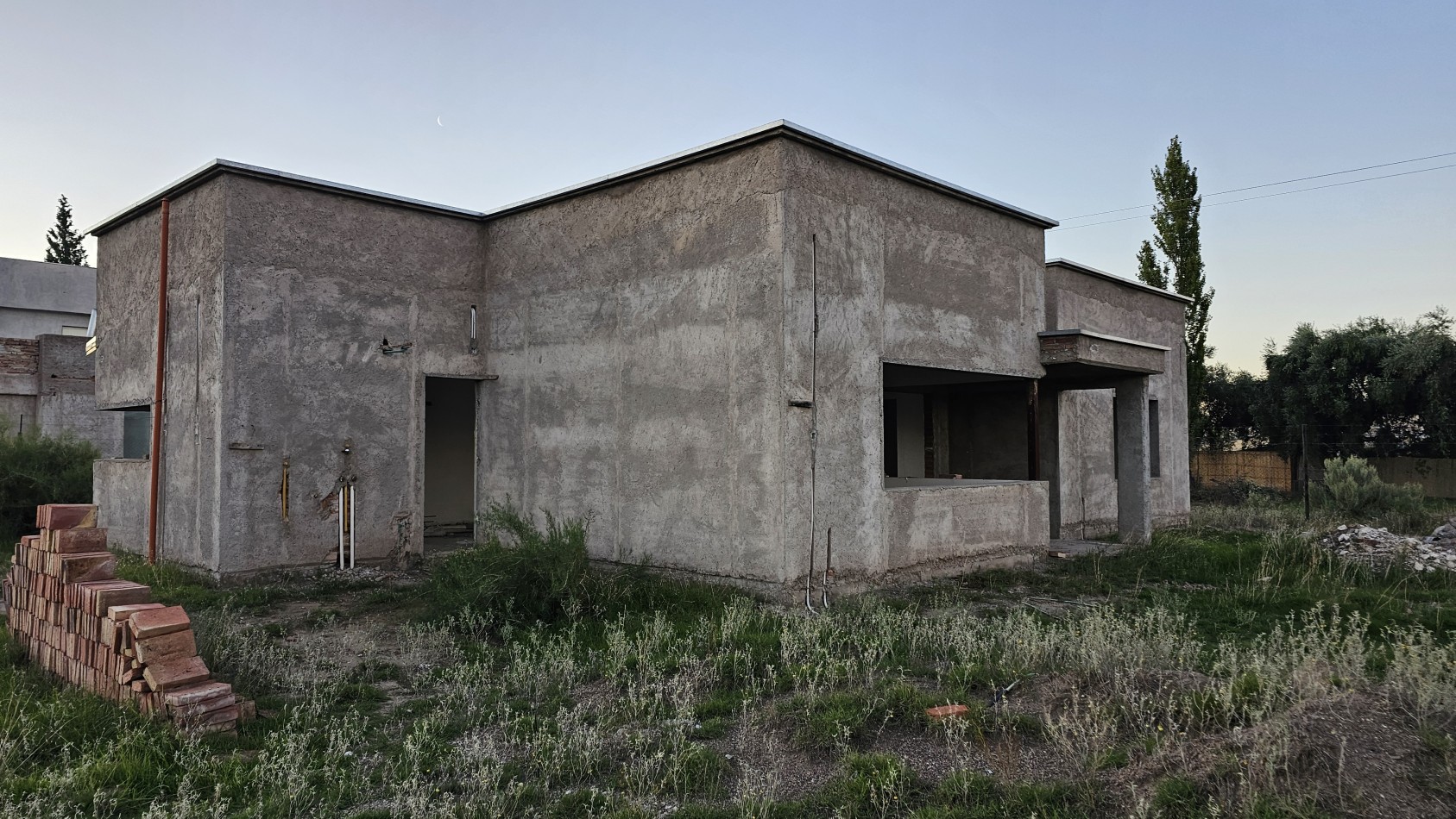 Vendo Casa a terminar zona Cerrito a 3 km de San Rafael.