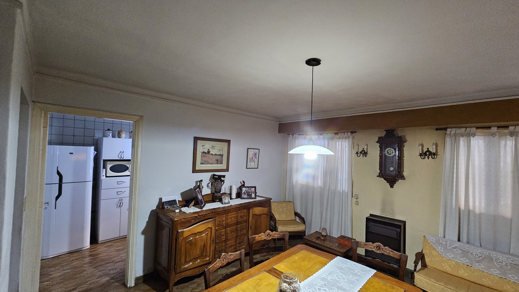 Vendo Casa Centrica amplia 4 dormitorios. Cercana al Colegio del Carmen, una Zona privilegiada de San Rafael  