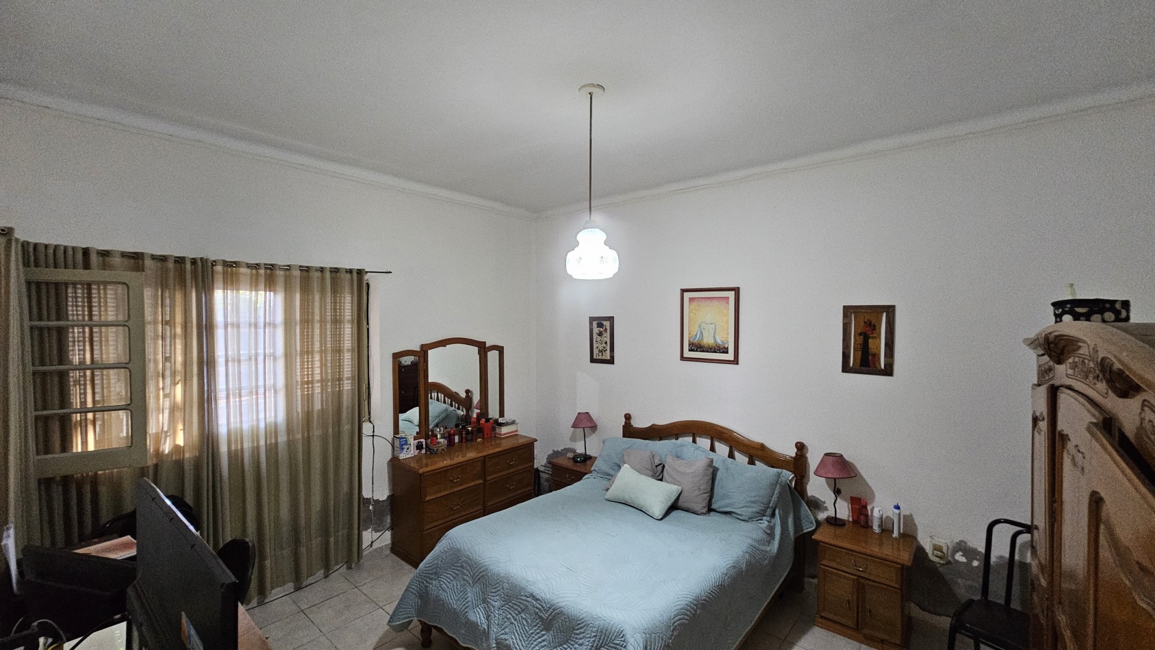 Vendo Casa Centrica amplia 4 dormitorios. Cercana al Colegio del Carmen, una Zona privilegiada de San Rafael  