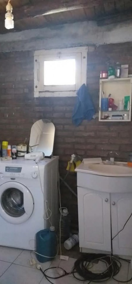 Venta de Propiedad Multifuncional con gas.  - Casa + Departamento + Deposito en San Rafael