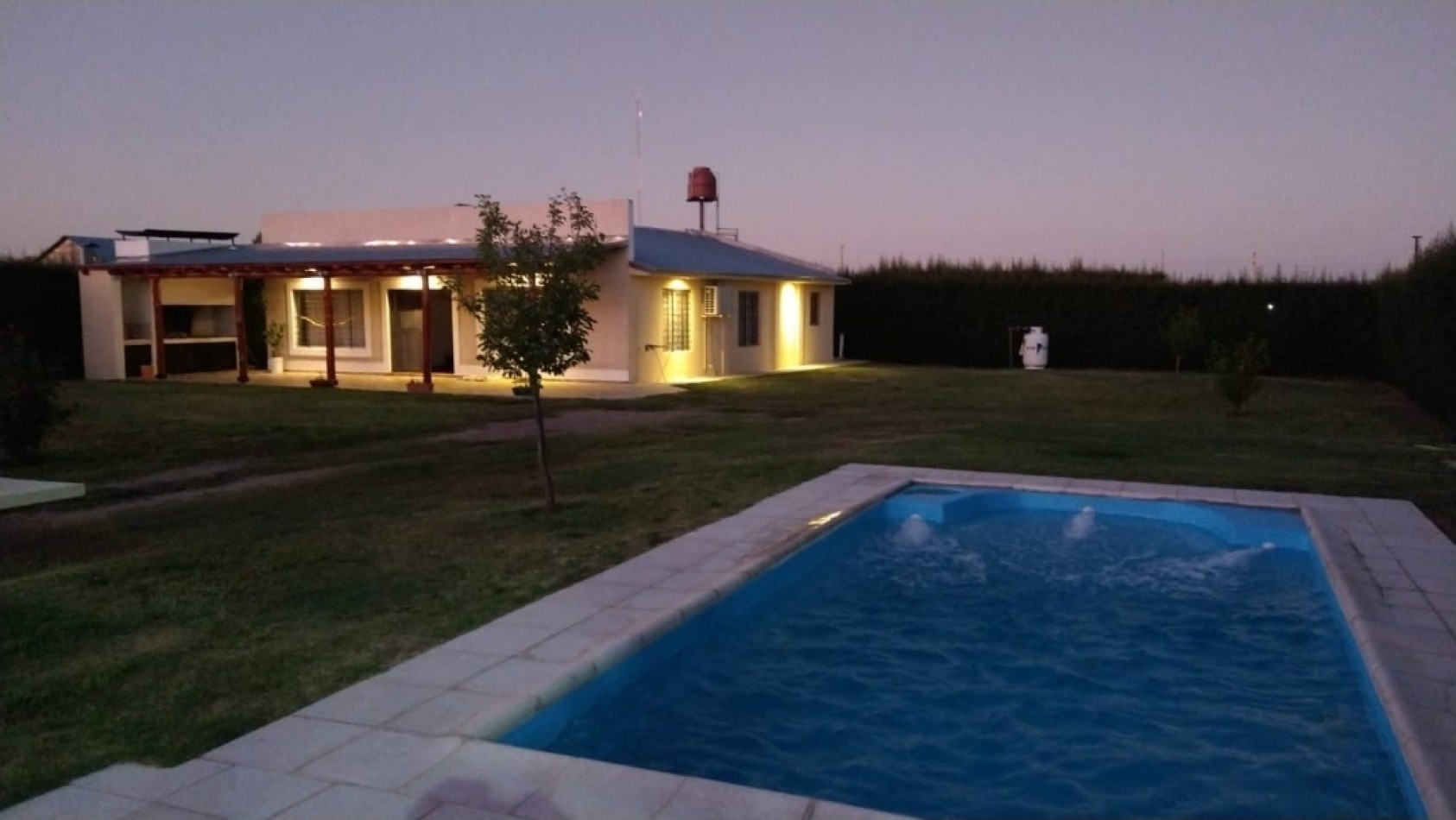 VENTA - CASA QUINTA EN ZONA C BENEGAS, SAN RAFAEL Confort, espacio y naturaleza en un solo lugar