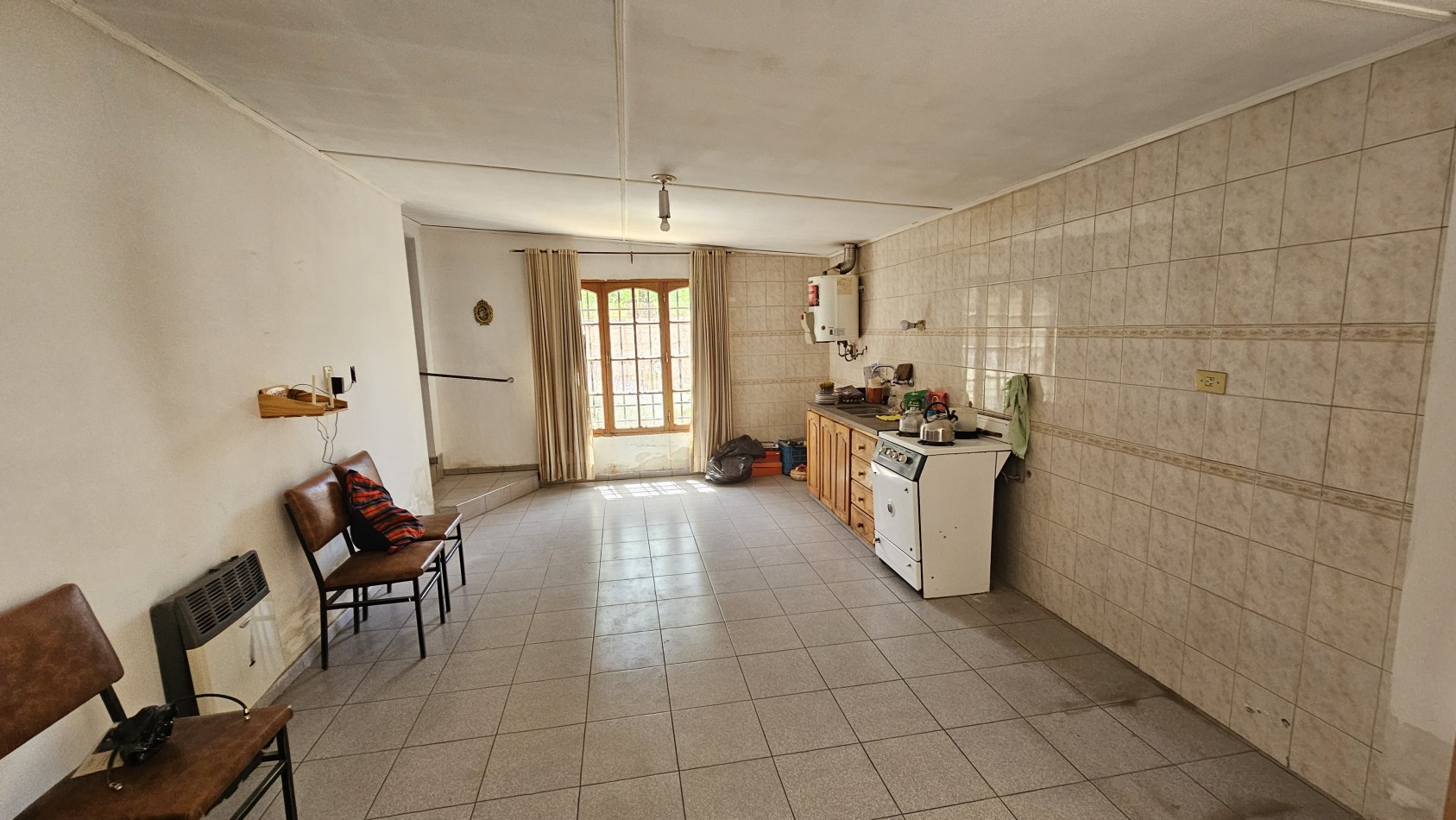 Casa en Zona Castelli - 3 Dormitorios, Amplios Ambientes y GAS. San Rafael