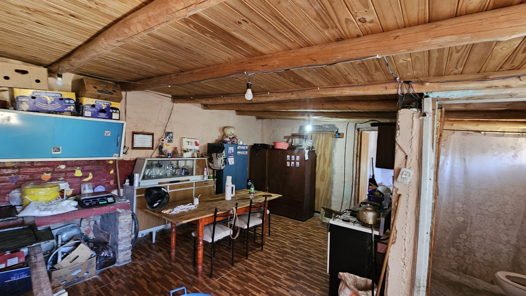 Vendo casa con amplio terreno de 350 m², posibilidad de ampliacion y construccion avanzada de departamento al fondo, ideal vivienda o inversion San Rafael 