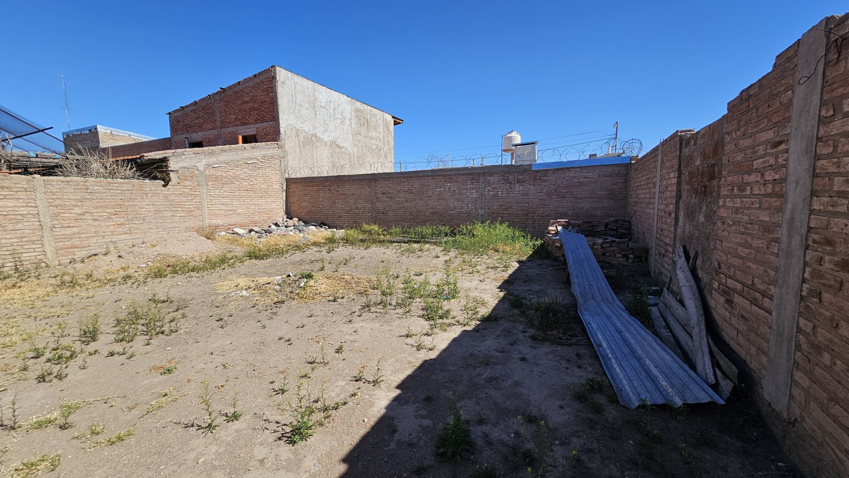 Vendo  Casa  Oportunidad en B° Cristiano - Casa en 247 m² + Permuta por Finca San Rafael - Zona Parque Norte