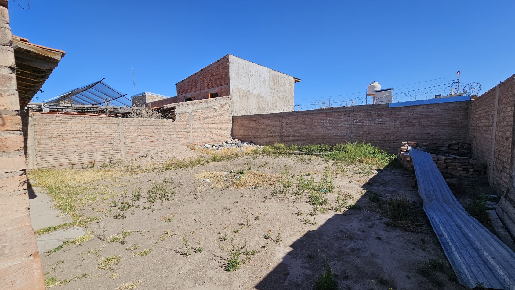 Vendo  Casa  Oportunidad en B° Cristiano - Casa en 247 m² + Permuta por Finca San Rafael - Zona Parque Norte