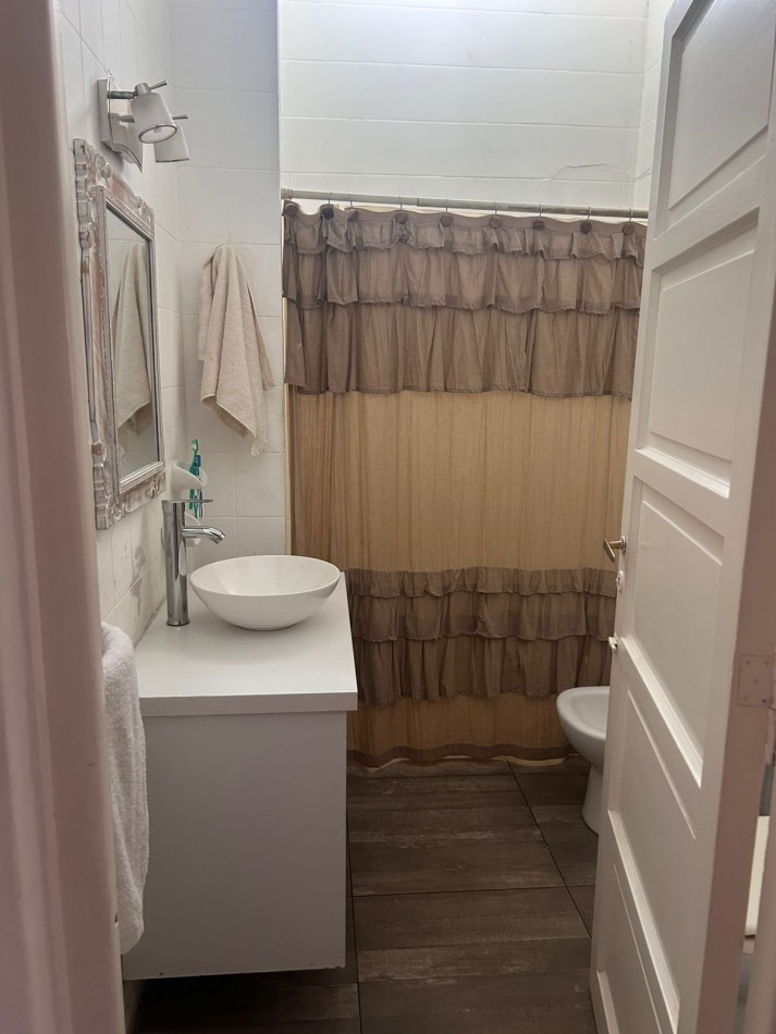 Vendo Casa centrica en San Rafael con 3 dormitorios, 2 baños, amplios ambientes y excelente superficie