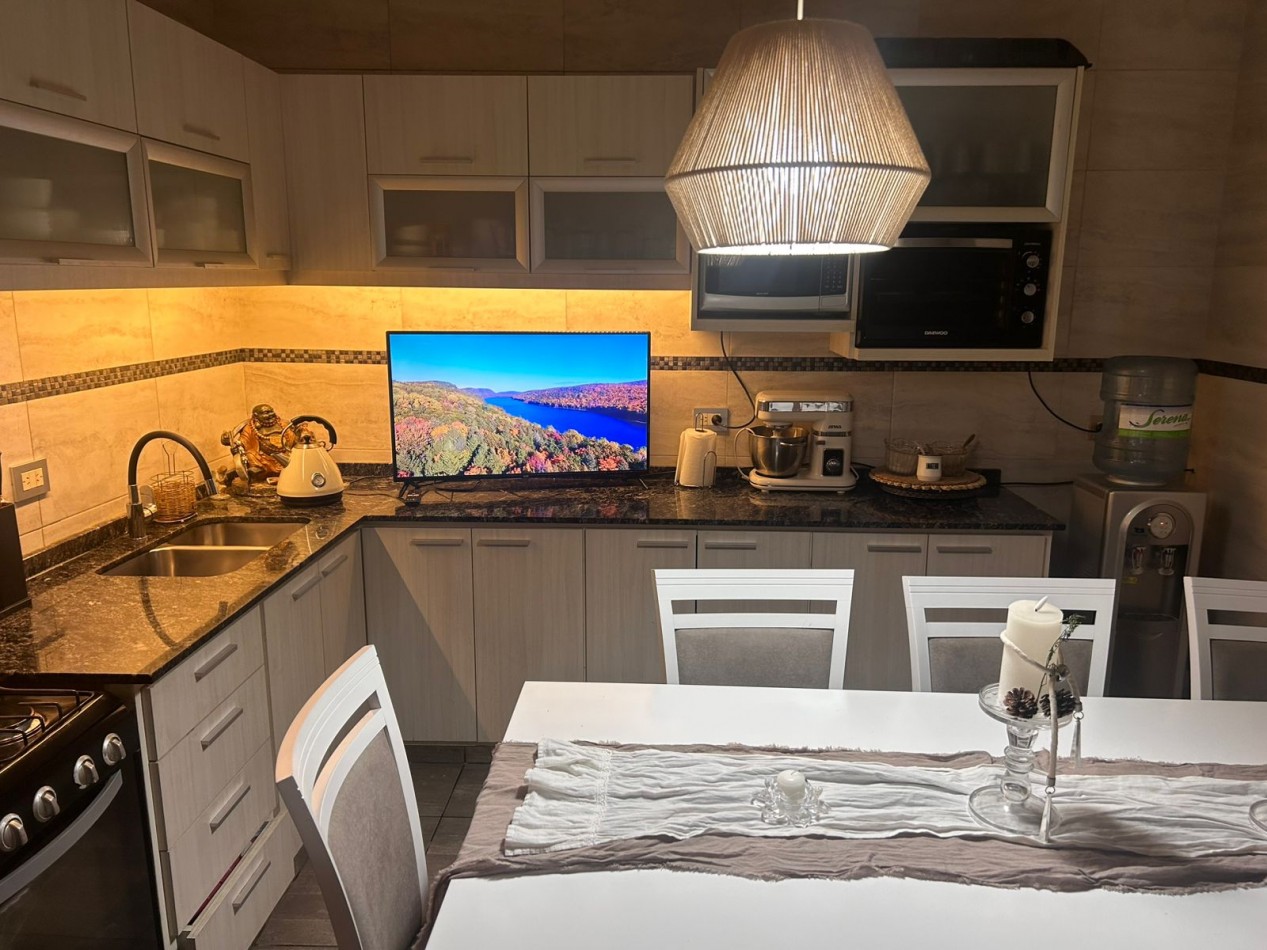 Vendo Casa centrica en San Rafael con 3 dormitorios, 2 baños, amplios ambientes y excelente superficie