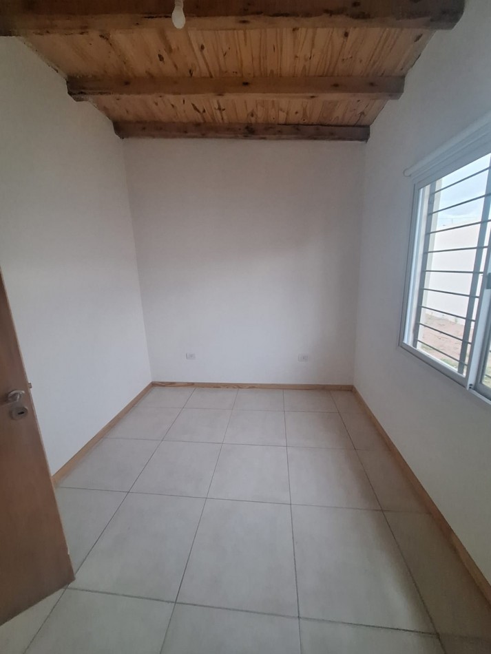 Vendo Casa a Estrenar 40.000 + Cuotas de 2 dormitorios y patio. San Rafael