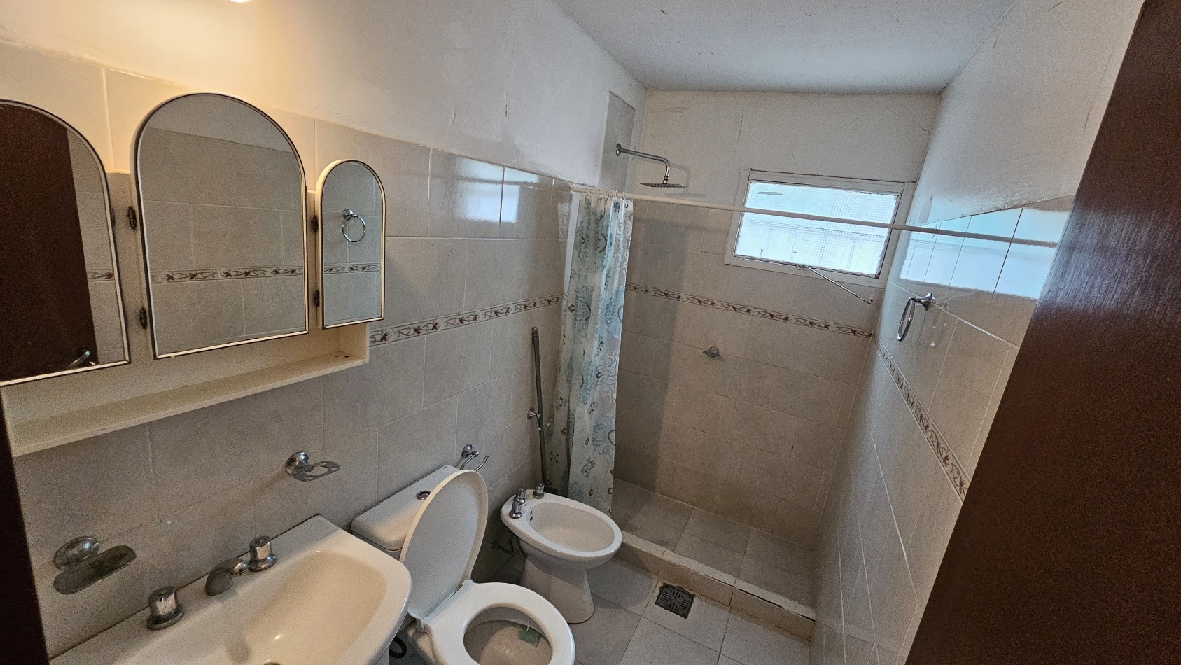 VENDO CASA + Local San Rafael Mendoza