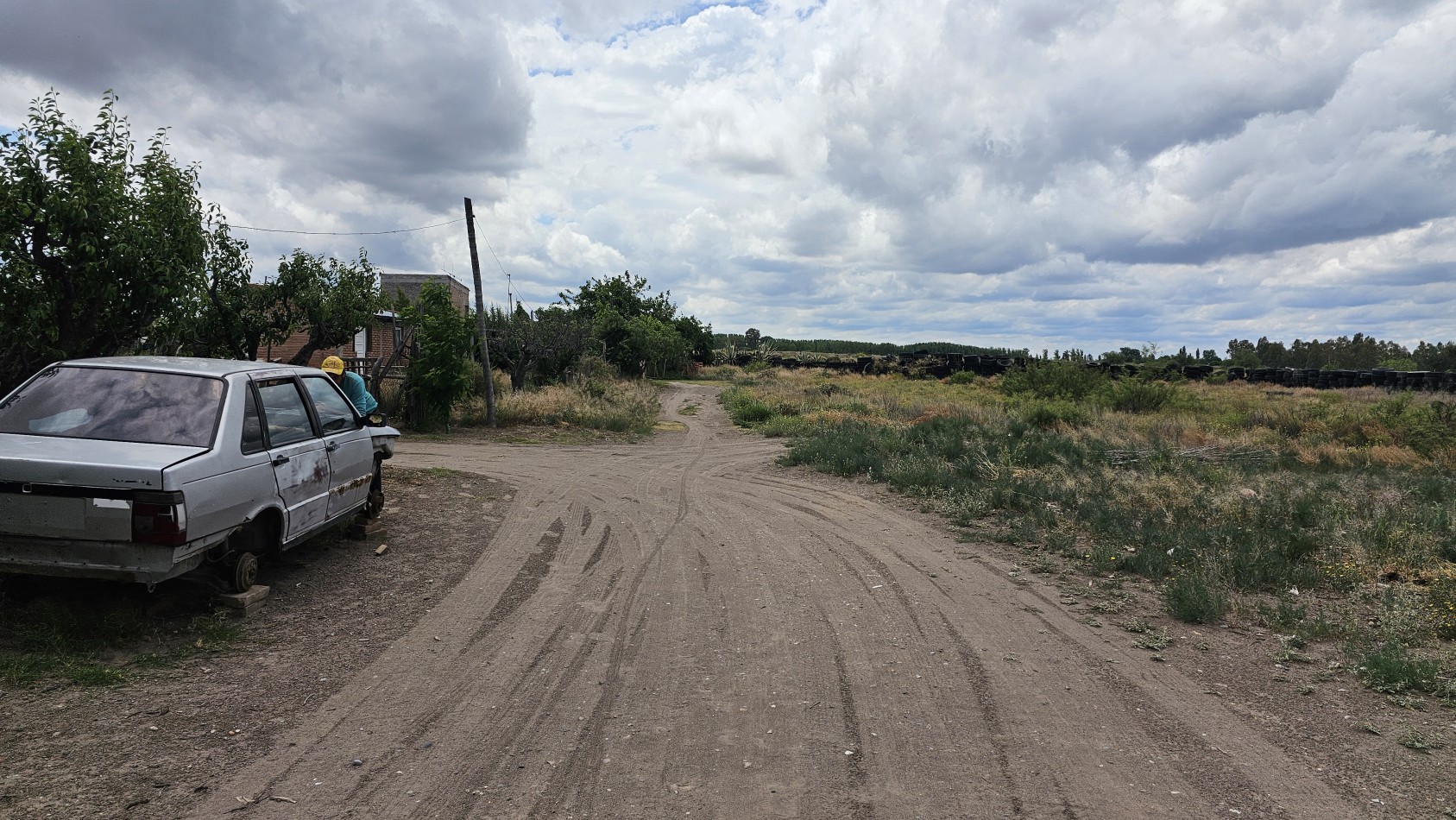 Lote en Venta sobre Av. Las Virgenes - 4.000 m² | Ubicacion Estrategica Se ofrece interesante lote ubicado sobre Av. Las Virgenes, en Las Paredes, San Rafael, Mendoza