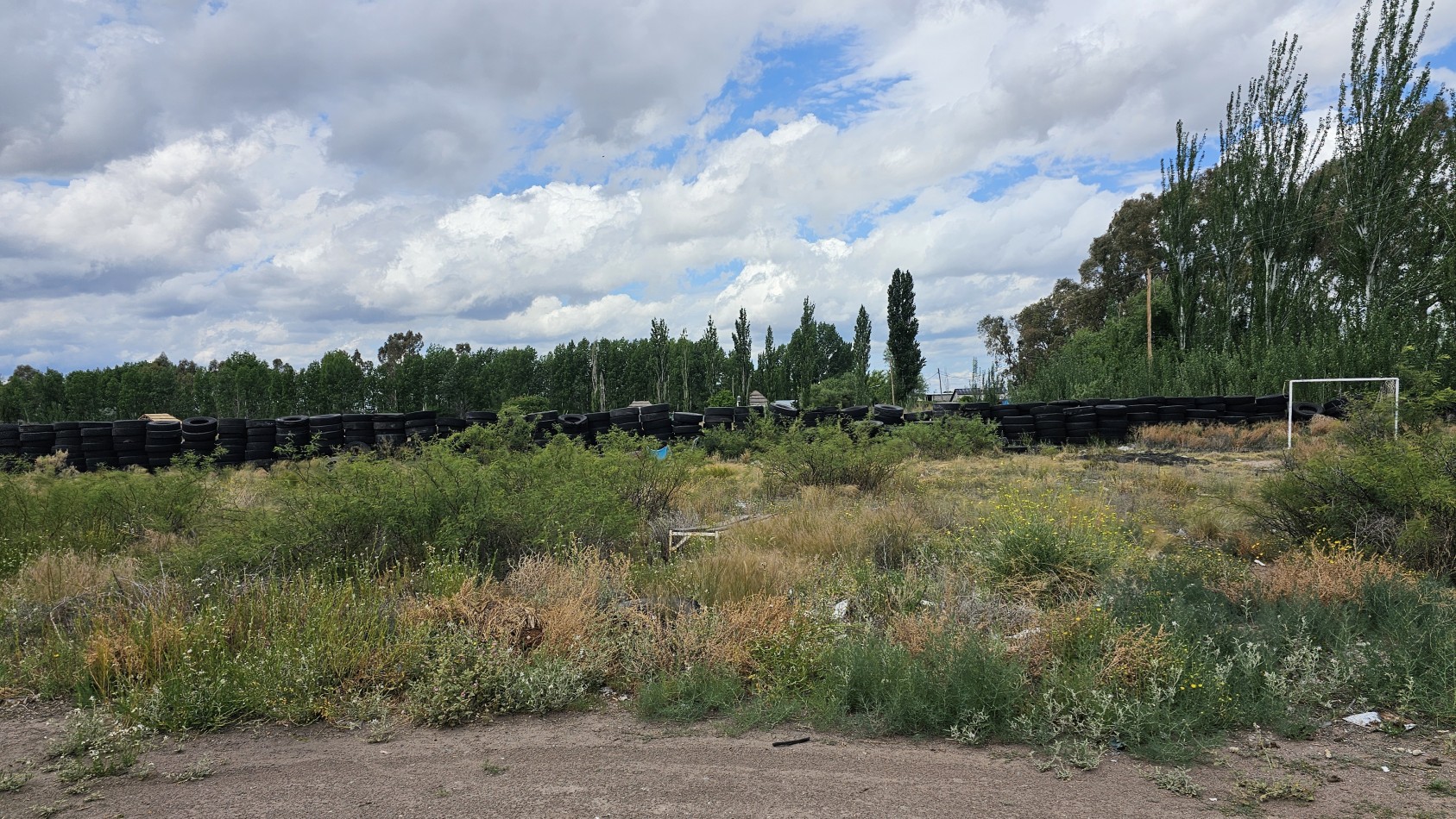 Lote en Venta sobre Av. Las Virgenes - 4.000 m² | Ubicacion Estrategica Se ofrece interesante lote ubicado sobre Av. Las Virgenes, en Las Paredes, San Rafael, Mendoza