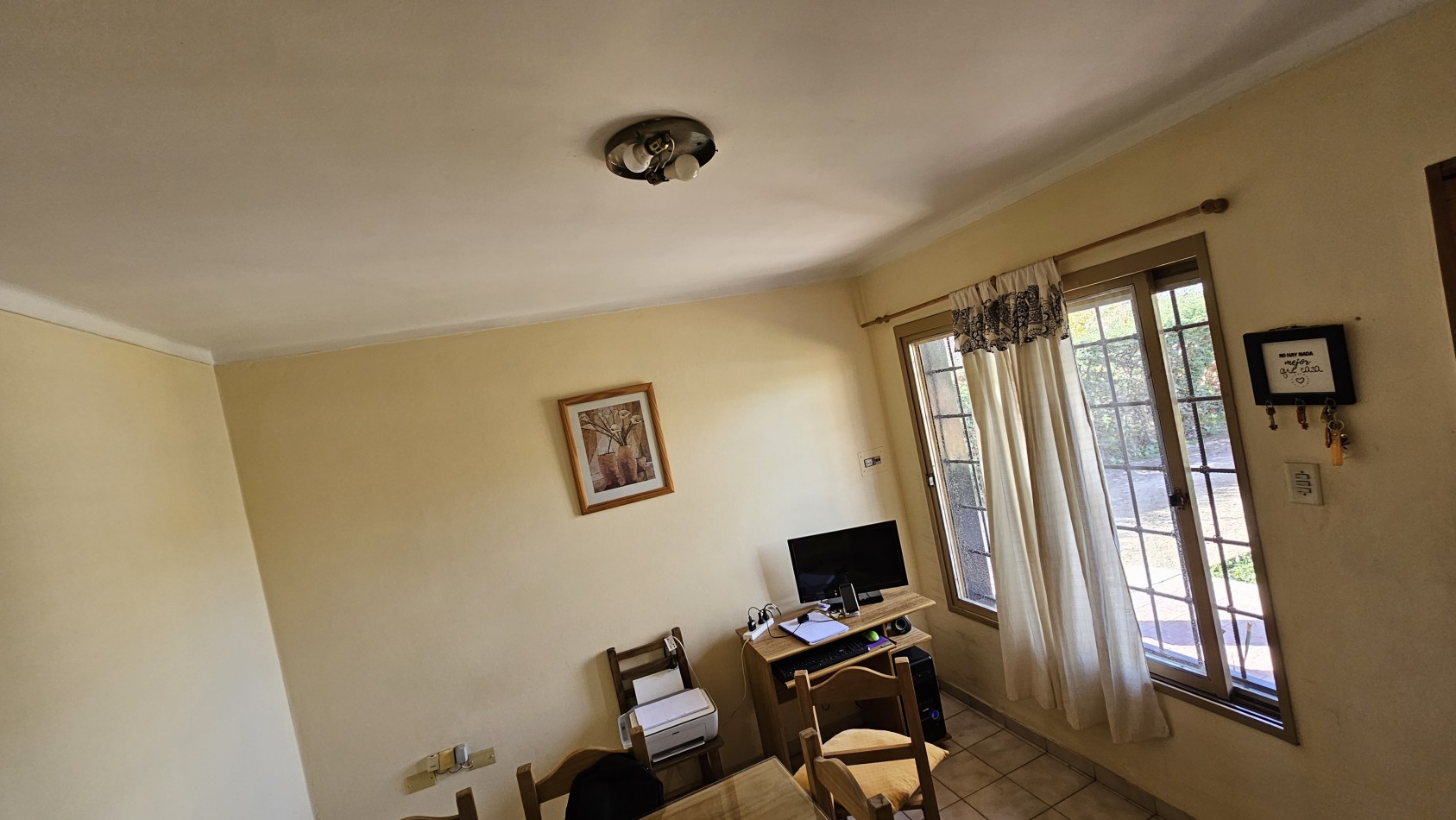 Casa Amplia Con T/ Servicios  4 dormitorios De 465 M² En Venta En San Rafael 