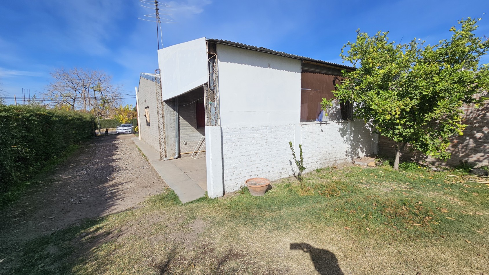 Casa Amplia Con T/ Servicios  4 dormitorios De 465 M² En Venta En San Rafael 