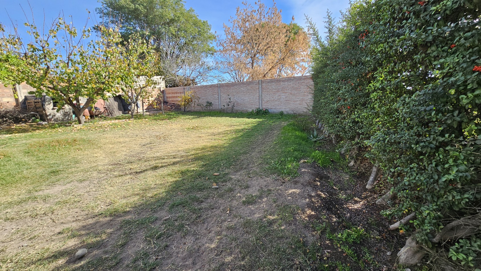 Casa Amplia Con T/ Servicios  4 dormitorios De 465 M² En Venta En San Rafael 