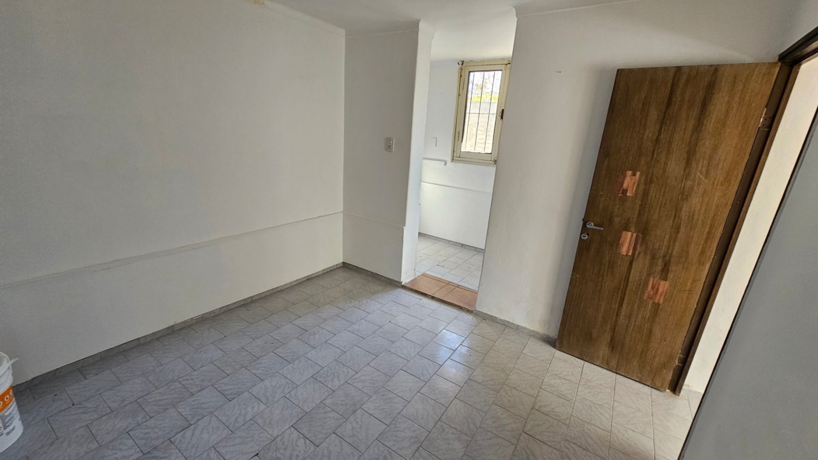 VENDO DEPARTAMENTO - SAN RAFAEL, gas agua luz  Excelente oportunidad en zona de Barrio San Rafael, a solo 13 cuadras del kilometro 0 de la ciudad. Ideal para vivienda propia o inversion. Valor 35.000