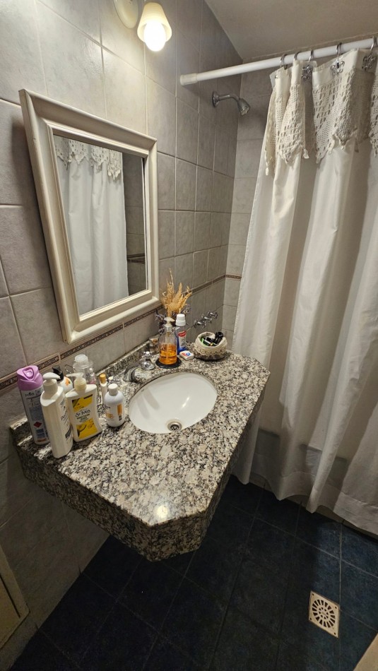 Vendo Casa, Galpon,  Tinglado en 800 m² OPORTUNIDAD EN ZONA CENTRICA - SAN RAFAEL, MENDOZA 